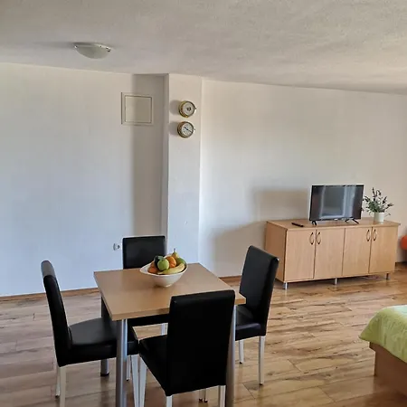 Apartmani Neva Makarska Exterior photo