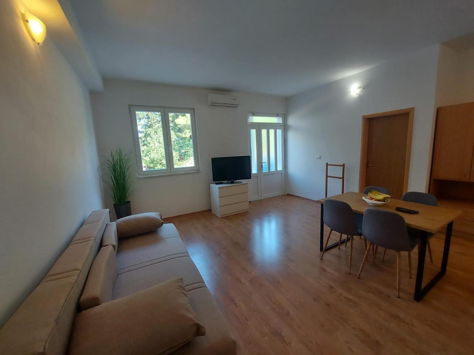 Neva Apartment *